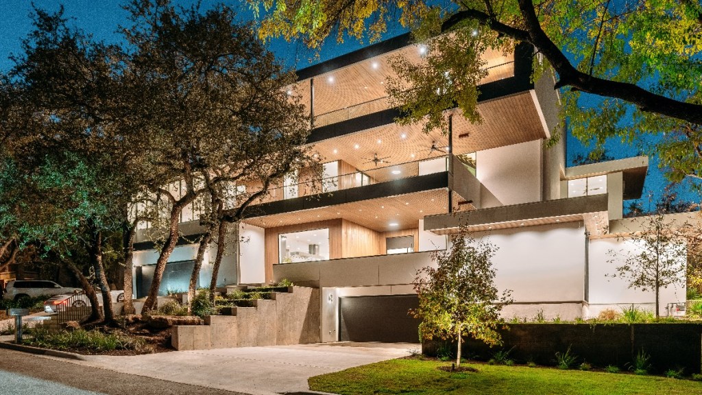 Austin residential homes with skyline